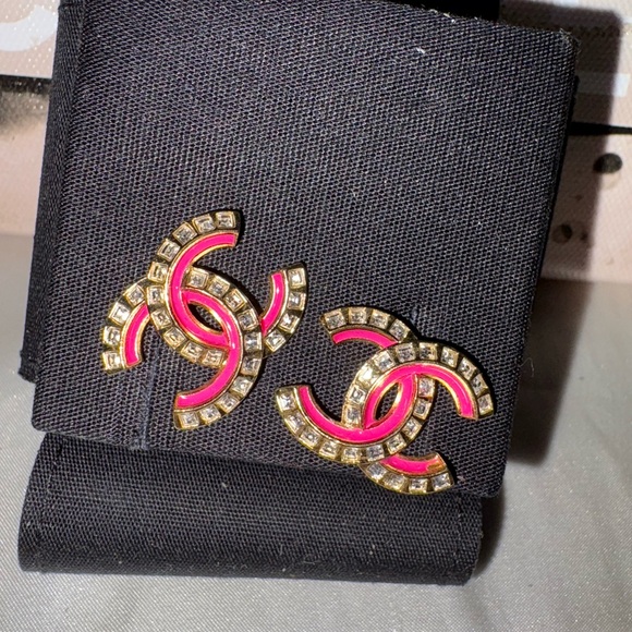 CHANEL Jewelry - 🩷😍NWOT  Baguette Crystal Enamel CC Earrings Gold Pink 🩷😍 BARBIE CHANEL EARRINGS